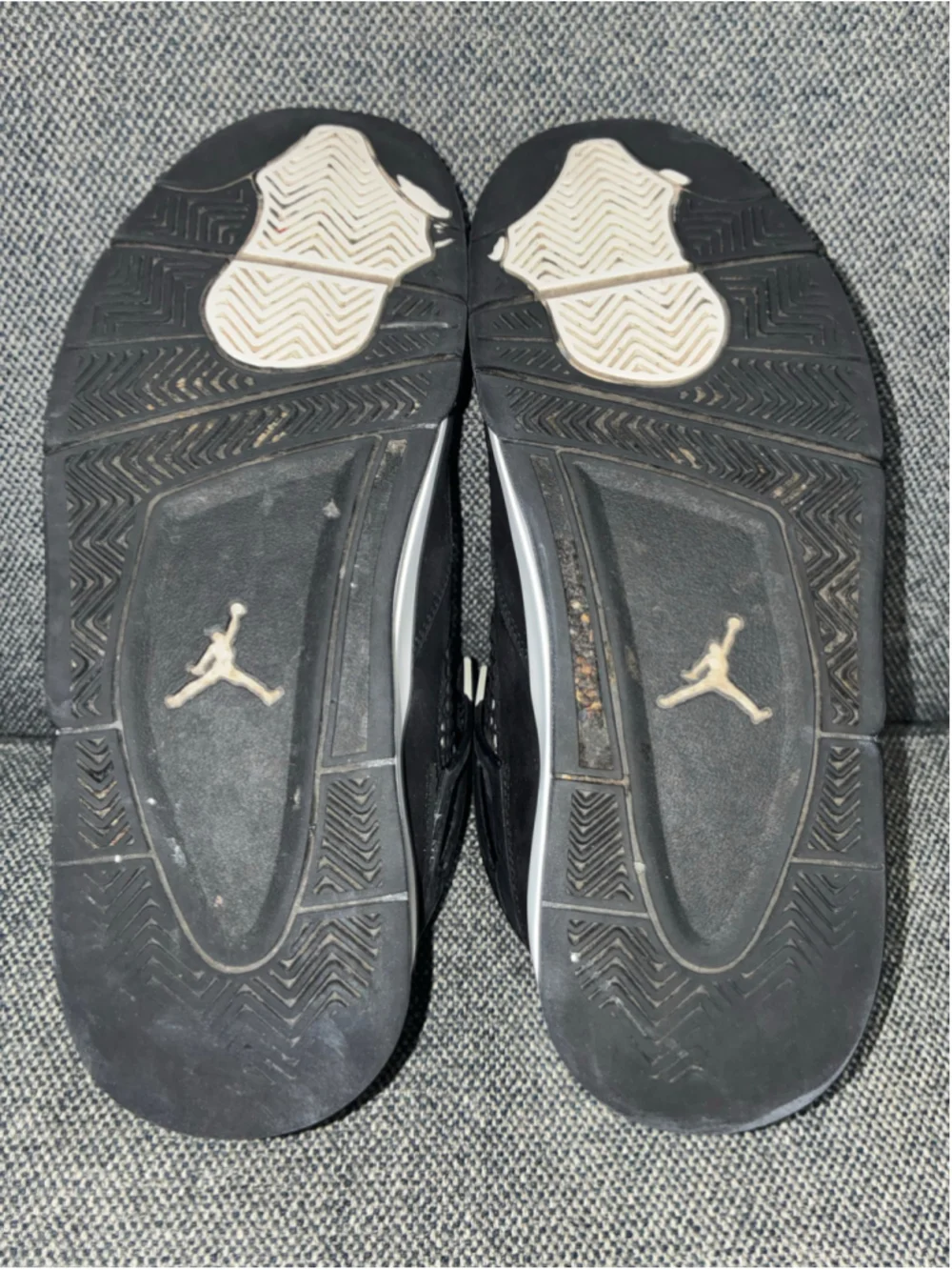 Men's Jordan Retro 4 Sneakers Black thunder Size 8.5